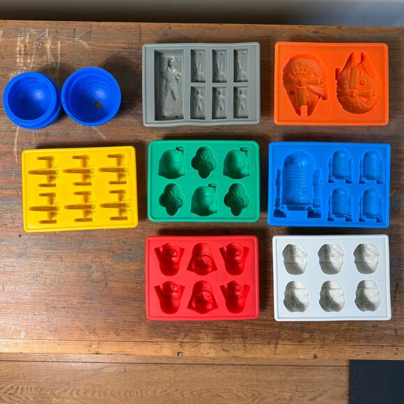 Lot Of 8 STAR WARS Silicone Ice Trays Baking Molds Chocolate Jello Candy Mold - Picture 1 of 11